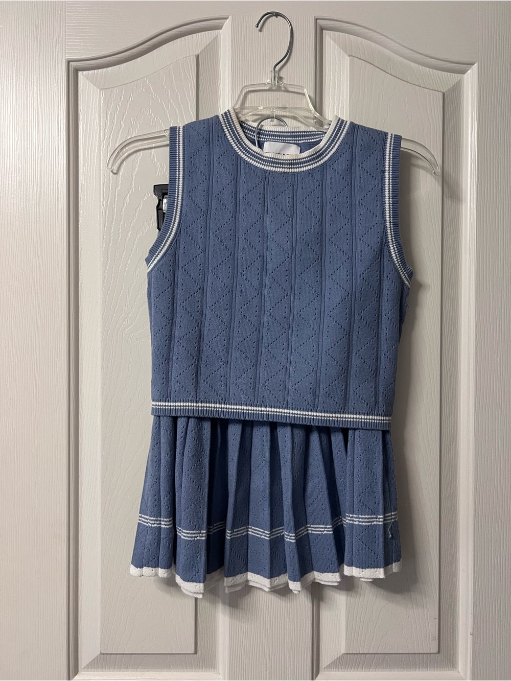 Willow & Wind Blue Sweater Vest & Pleated Skirt Set Size Small - Picture 2 of 9